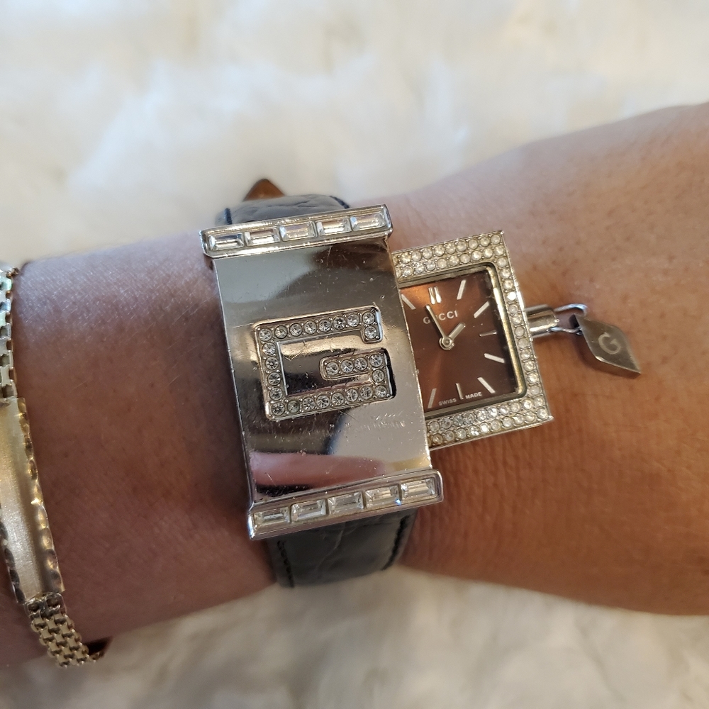 GUCCI Authentic women's Watch